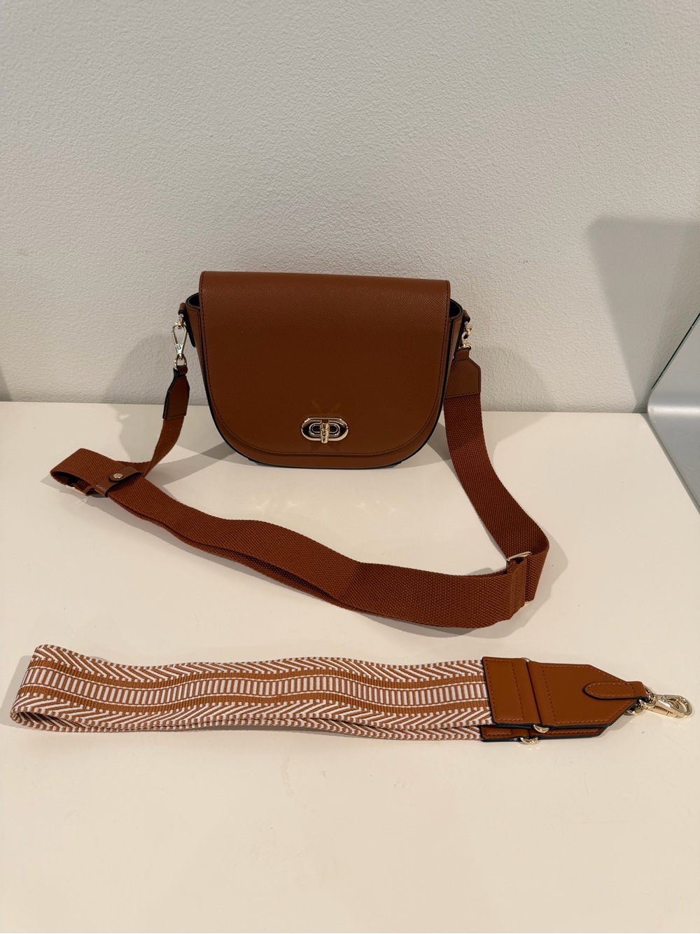 Samantha Thavasa Brown Crossbody Bag with Detachable Strap
